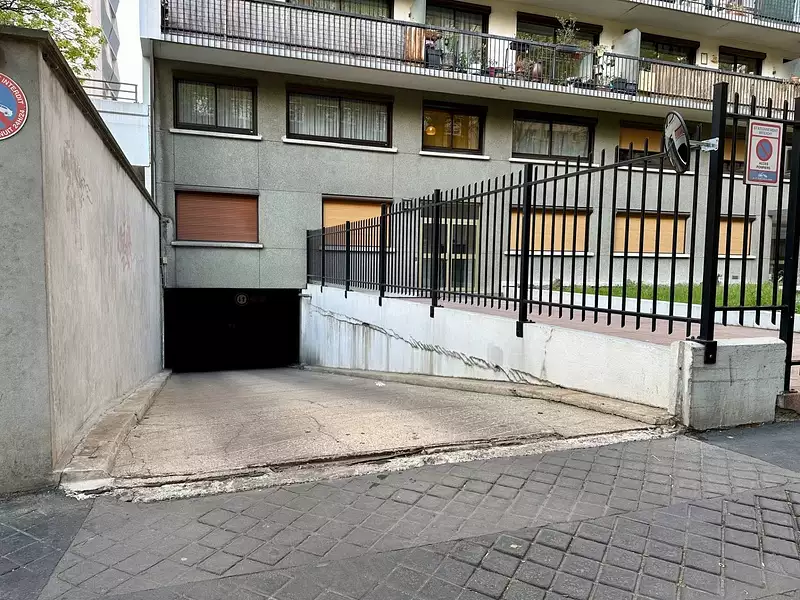 Parking, 100 m²