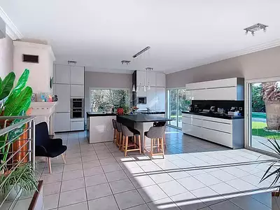 Maison, 257 m²