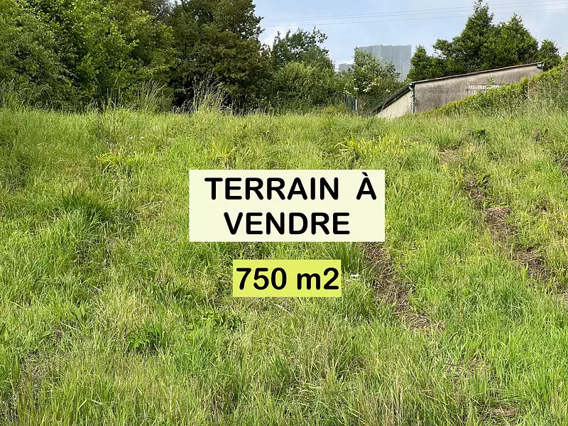 Terrain, 750 m²