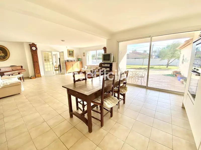 Maison, 220 m²