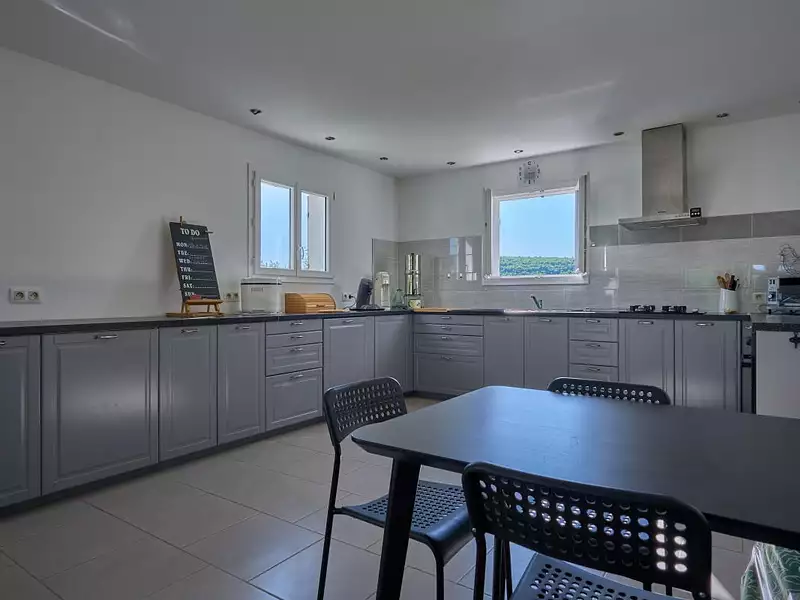Maison, 220 m²