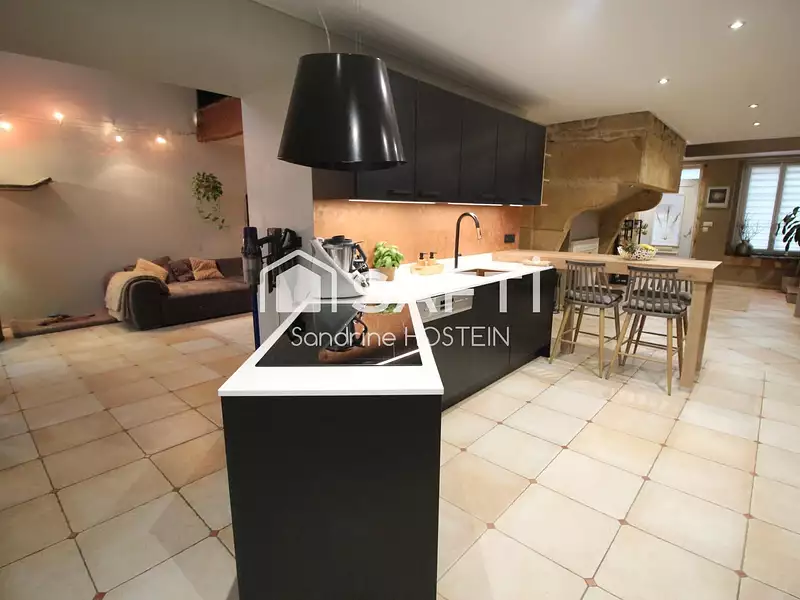 Maison, 284 m²