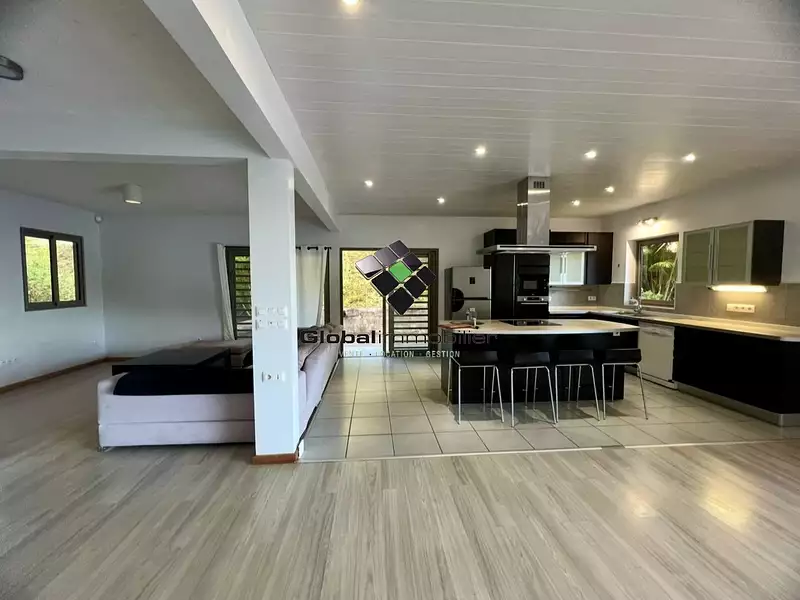 Maison, 250 m²