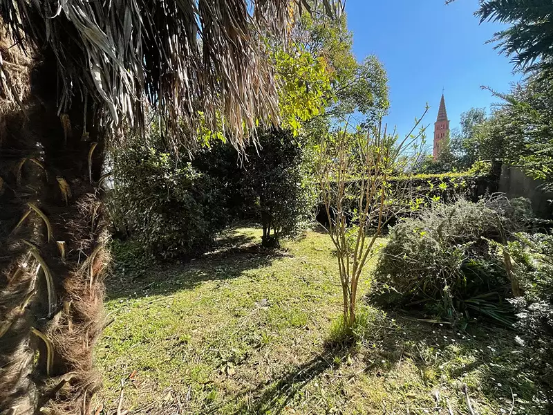 Terrain, 411 m²