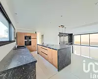 Maison, 216 m²