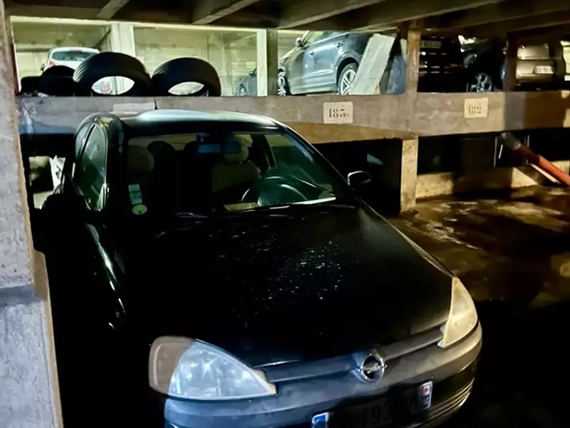 Parking, 100 m²