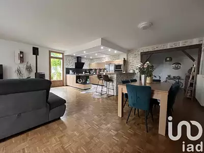 Maison, 196 m²