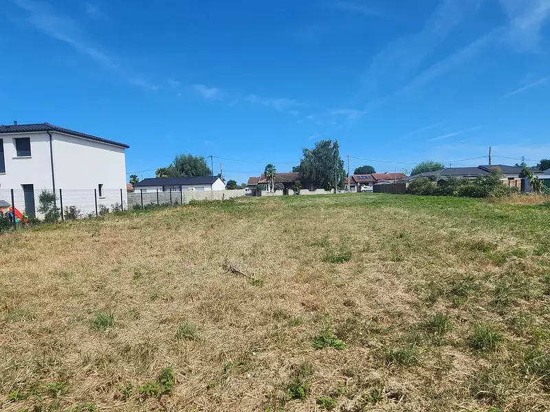 Terrain, 770 m²