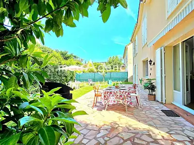 Maison, 157 m²