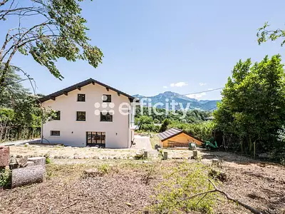 Maison, 215 m²