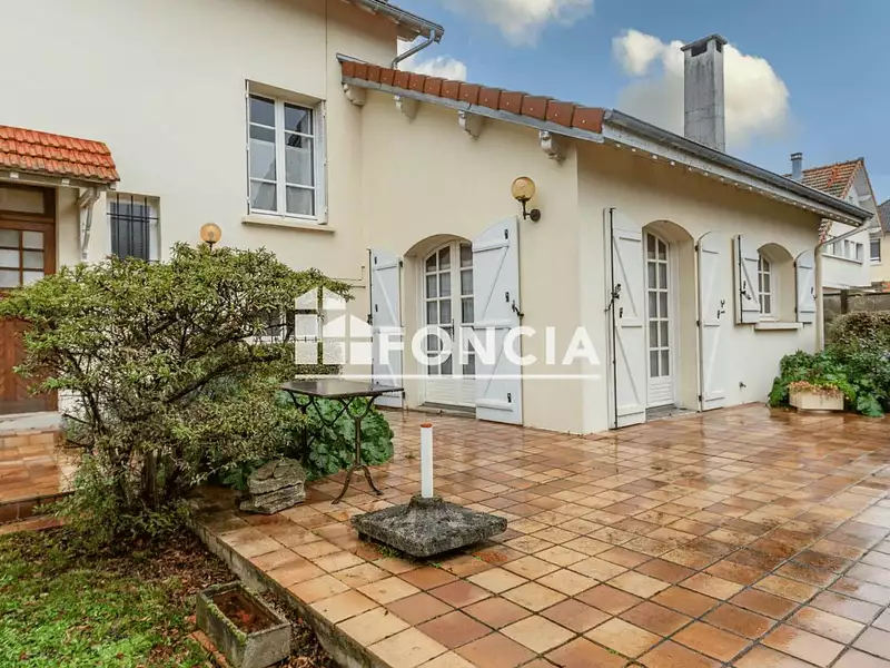 Maison, 238 m²