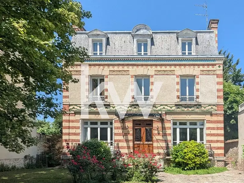 Maison, 257 m²