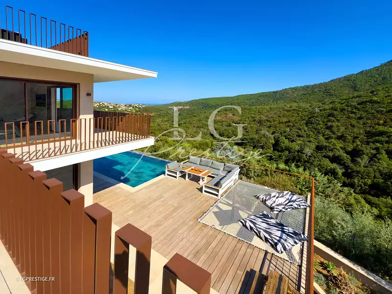 Maison, 318 m²