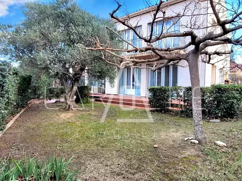 Maison, 163 m²