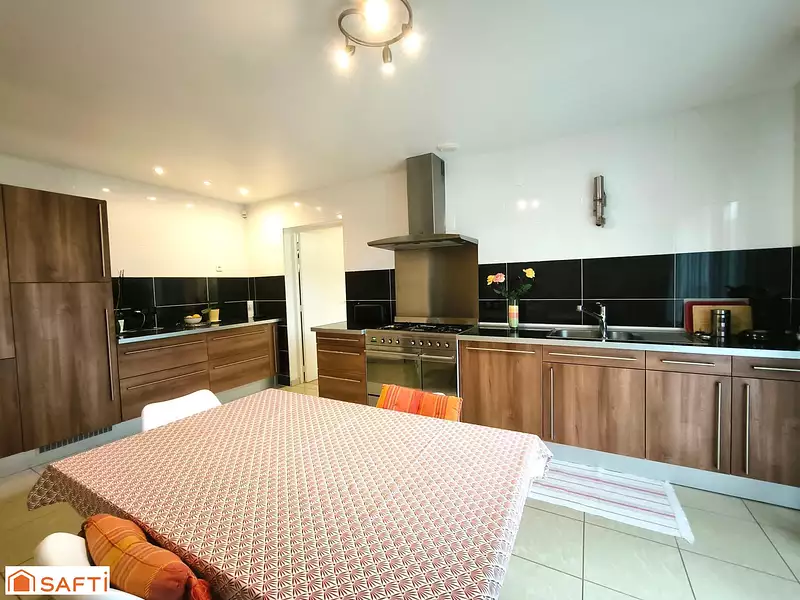 Maison, 174 m²