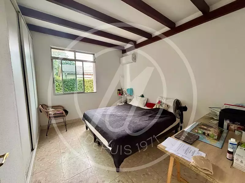 Maison, 256 m²