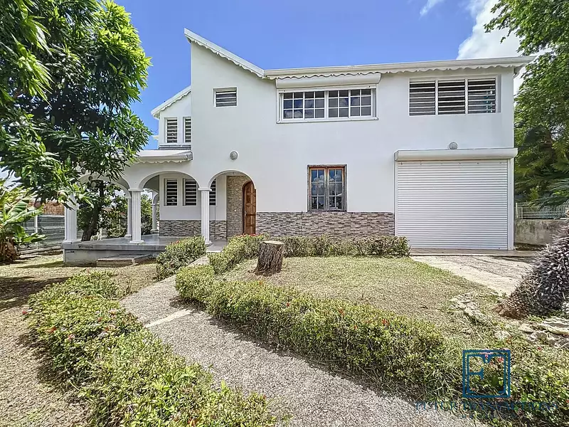 Maison, 232,86 m²