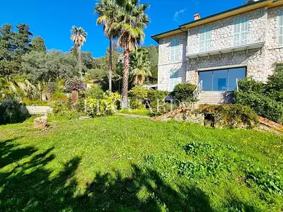 Maison, 818 m²