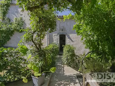 Maison, 248 m²
