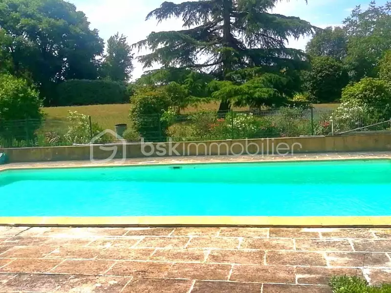 Maison, 387 m²