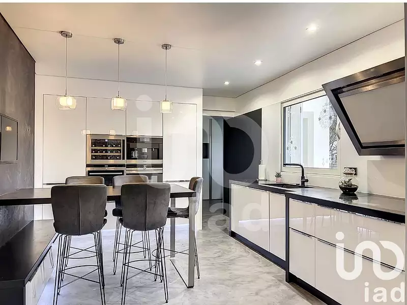 Maison, 256 m²