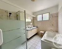 Maison, 215 m²