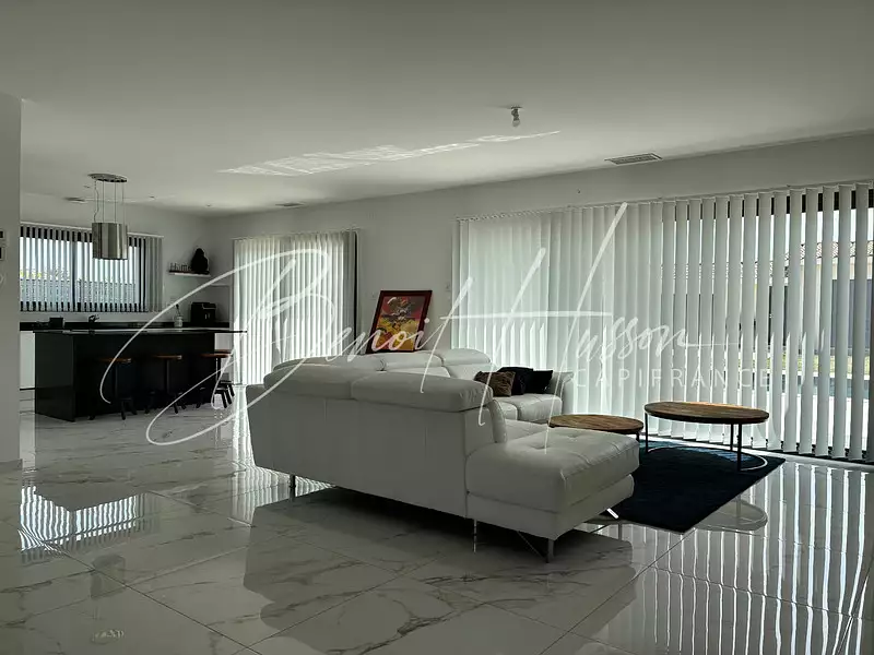 Maison, 169 m²