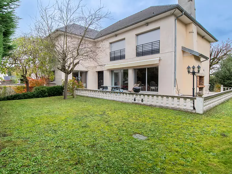 Maison, 260 m²