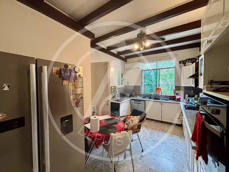 Maison, 256 m²
