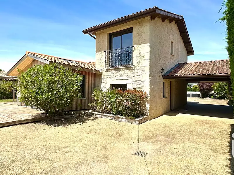 Maison, 166 m²