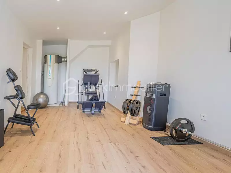 Maison, 167 m²