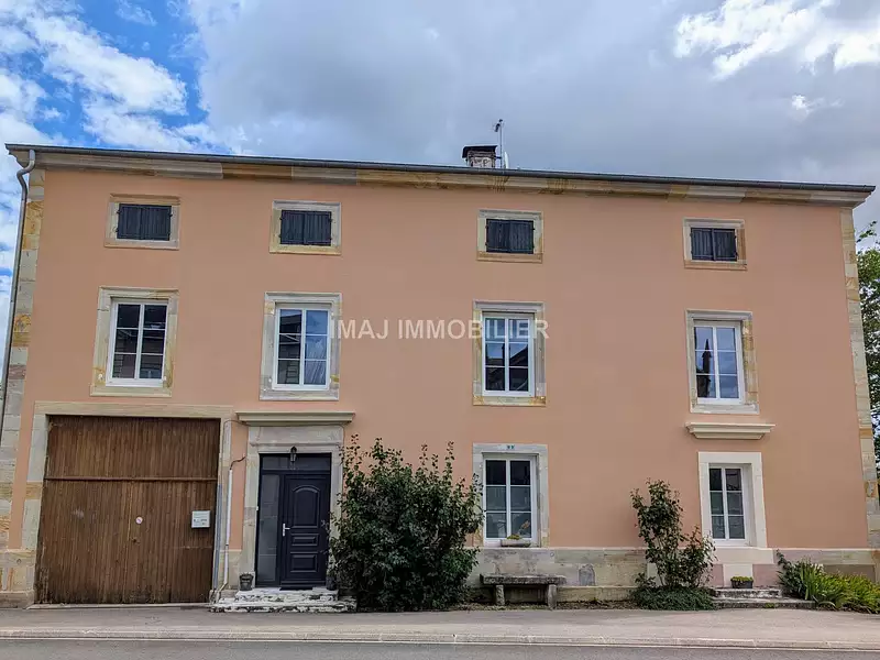 Maison, 225 m²