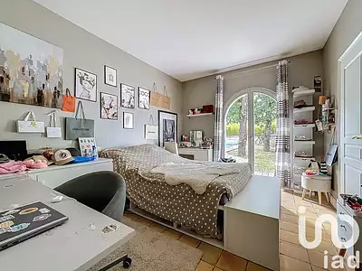 Maison, 239 m²