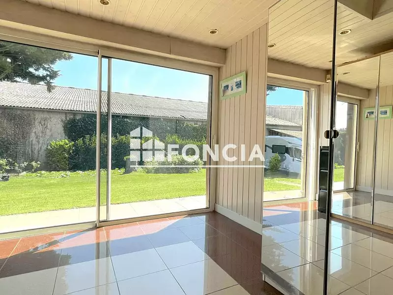 Maison, 240 m²