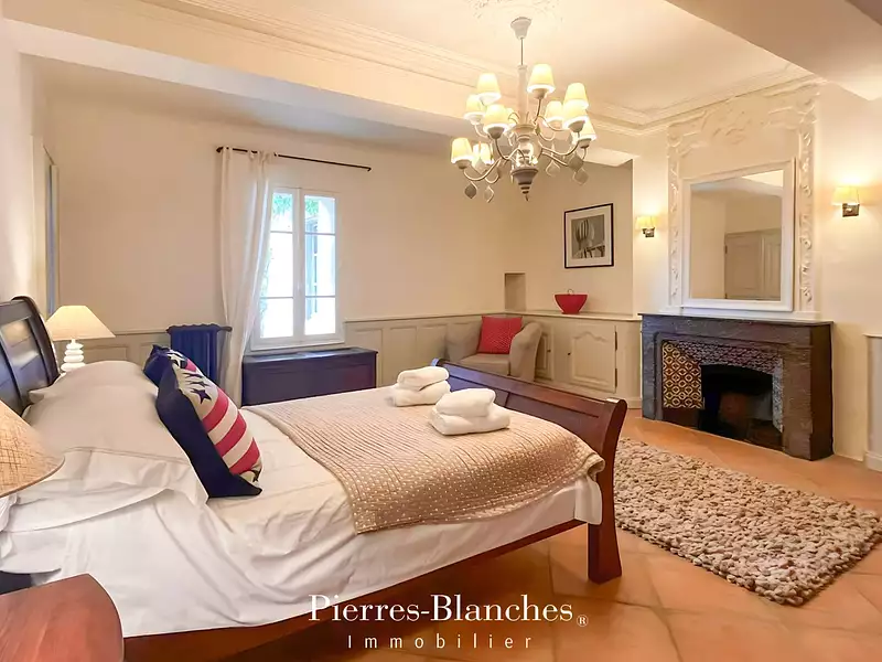 Maison, 540 m²