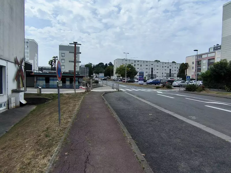 Divers, 300 m²