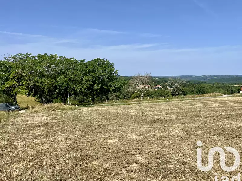 Terrain, 2 210 m²