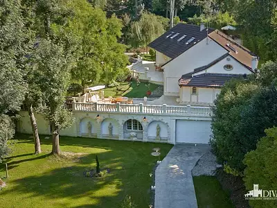 Maison, 296 m²