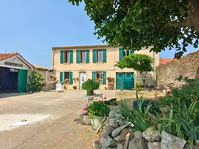 Maison, 196 m²