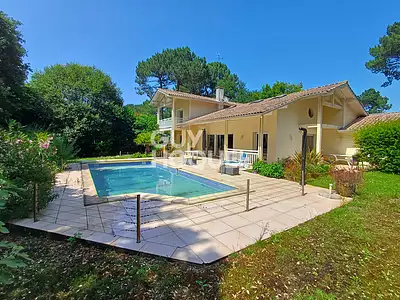 Maison, 205 m²