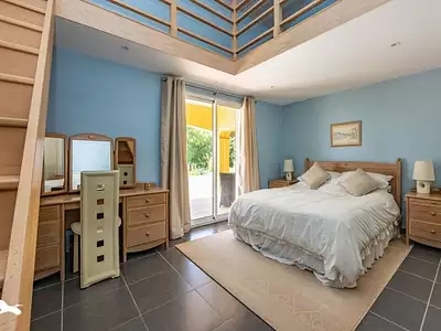 Maison, 240 m²