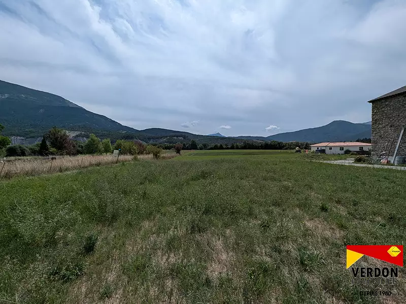 Terrain, 910 m²