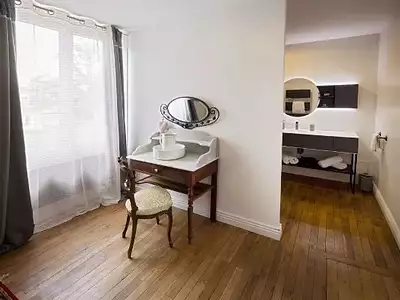 Maison, 1 225 m²