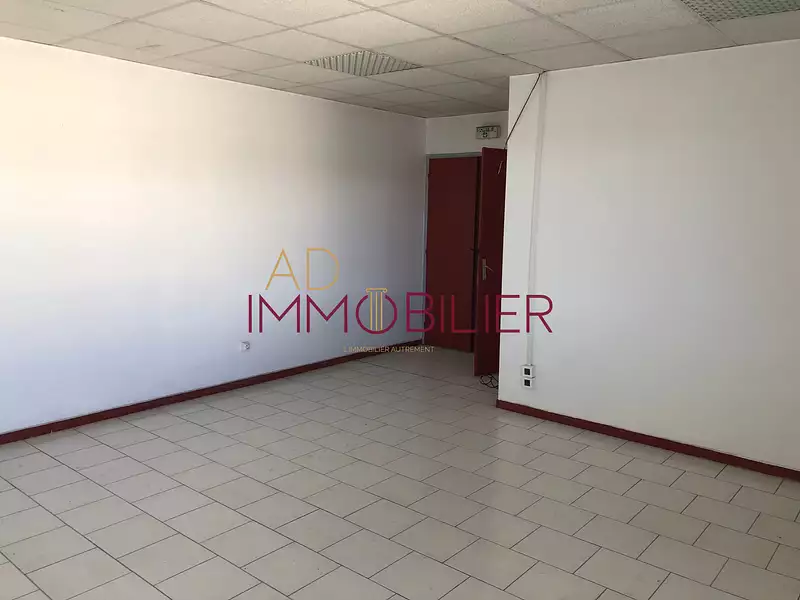 Divers, 271,57 m²