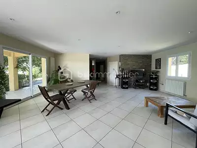 Maison, 146 m²
