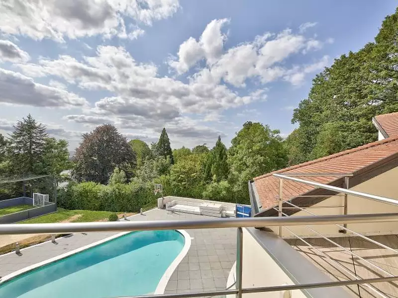 Maison, 603,58 m²