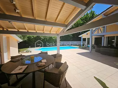 Maison, 244 m²