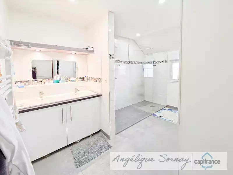 Maison, 167 m²