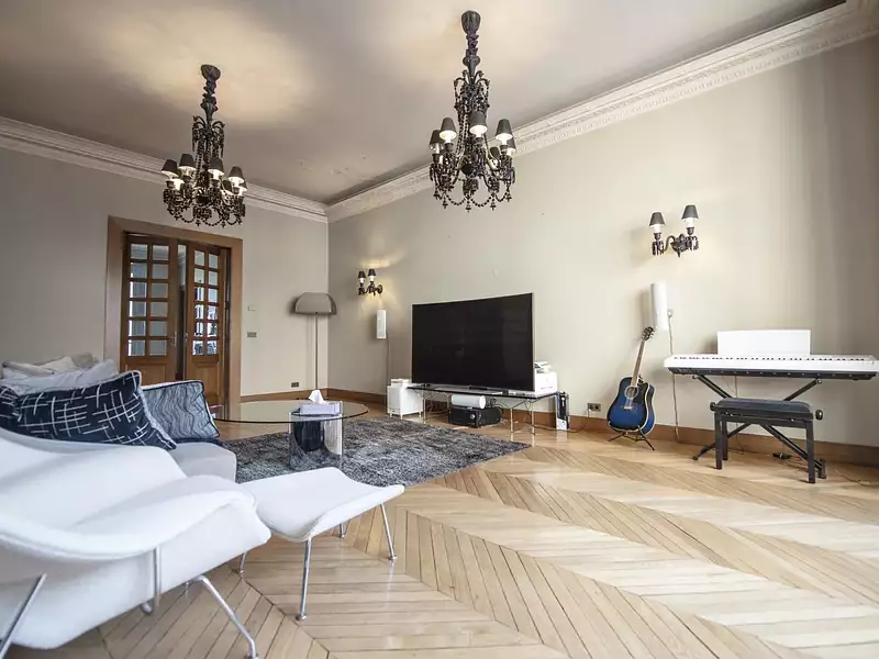 Appartement, 330 m²