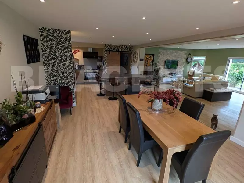 Maison, 165 m²